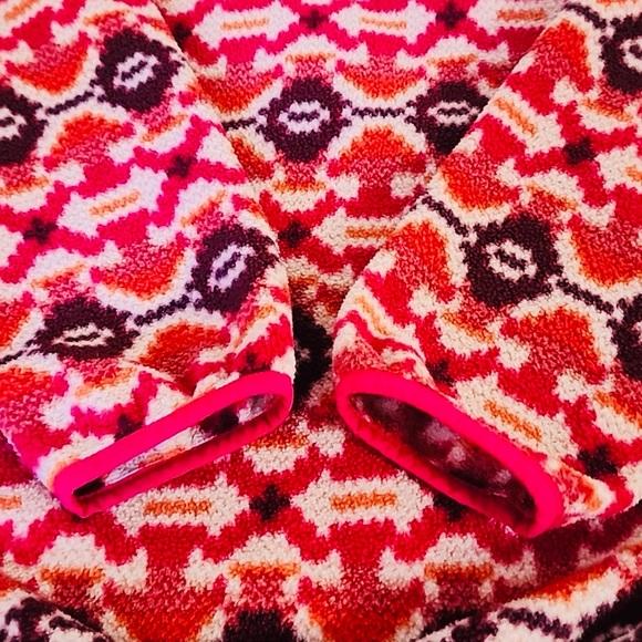 Womens Patagonia, Aberdeen Jeweled Berry, fleece, size Large, great condition! - Picture 4 of 7